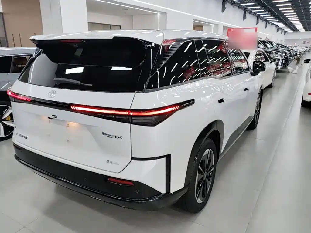 Toyota bZ3X — миниатюра 7