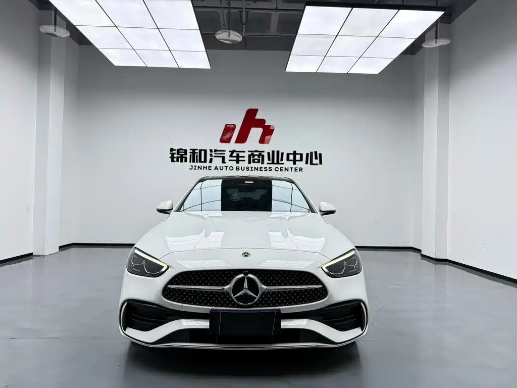 Mercedes-Benz C-Class 2025
