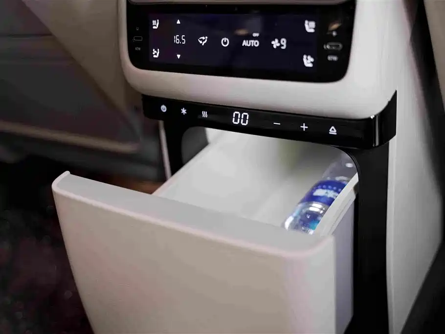 Li Auto Идеальный i6 — миниатюра 23