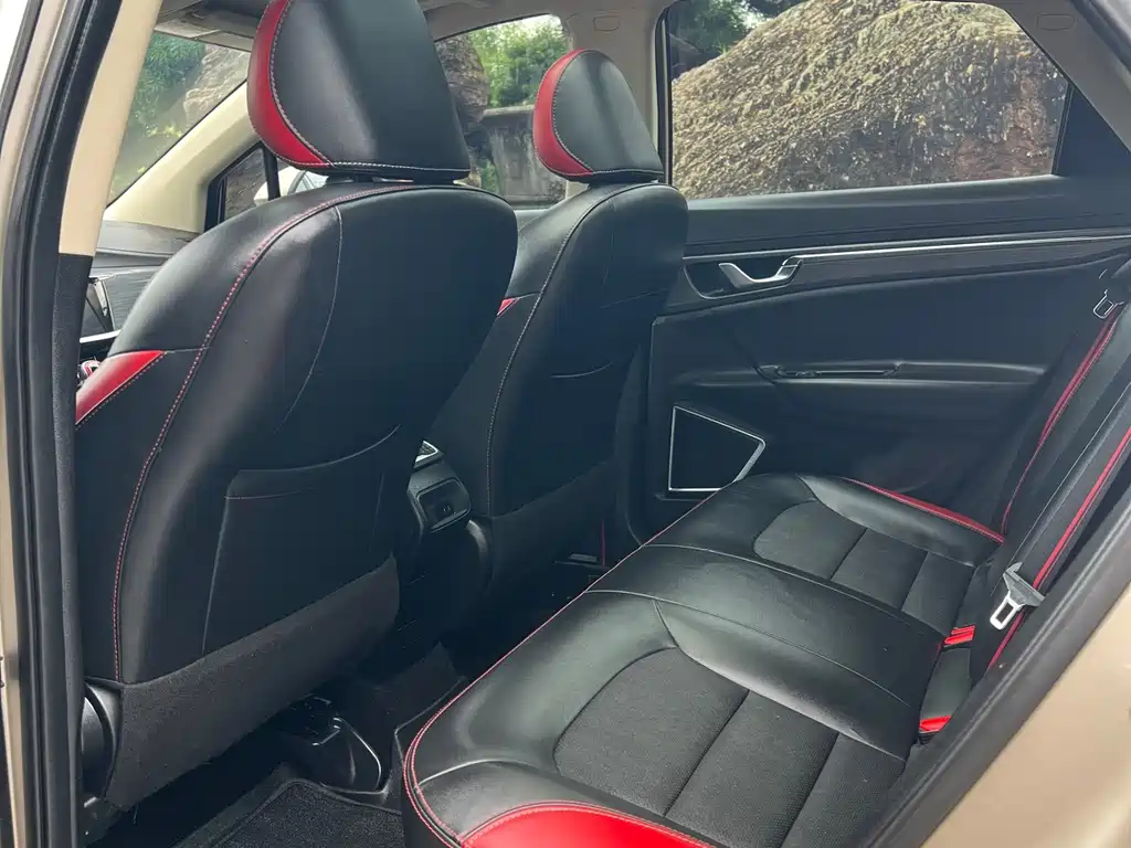 Geely Emgrand GS — миниатюра 7