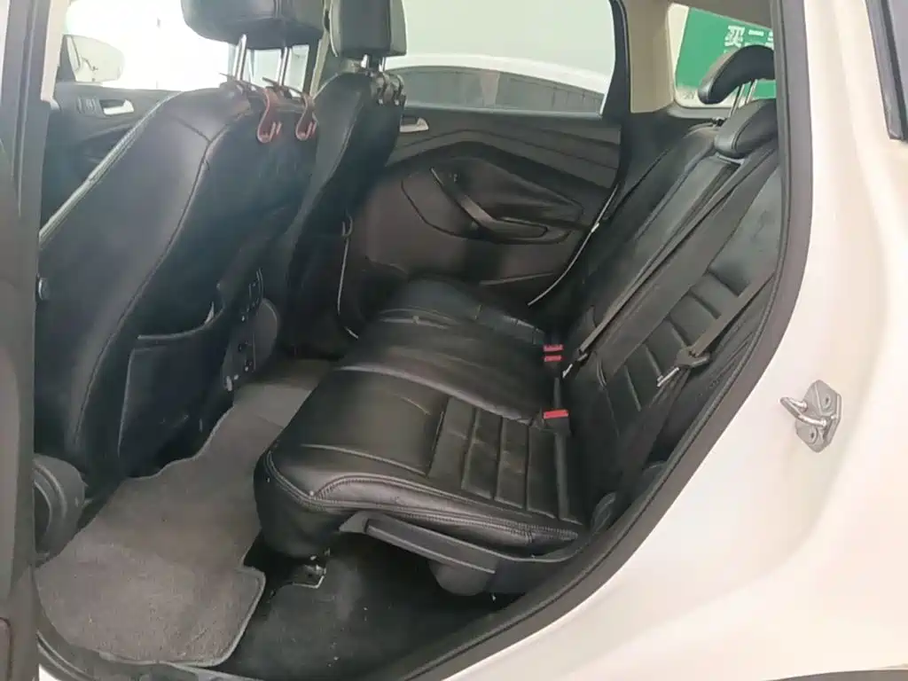 Ford Kuga — миниатюра 17