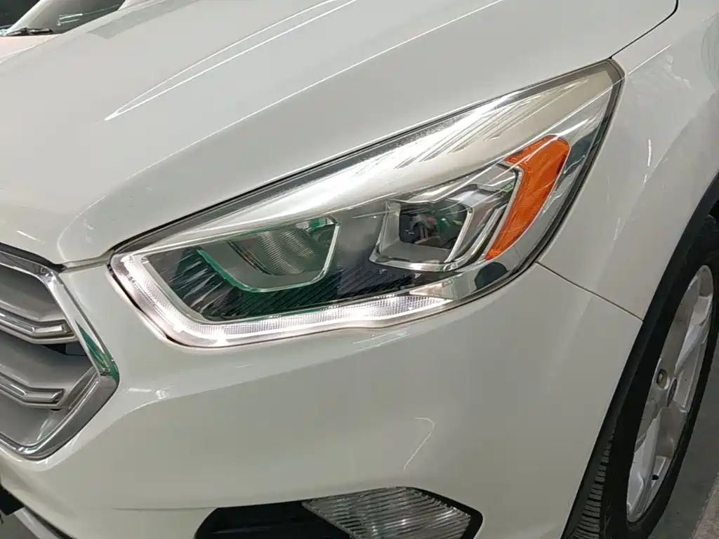 Ford Kuga — миниатюра 24