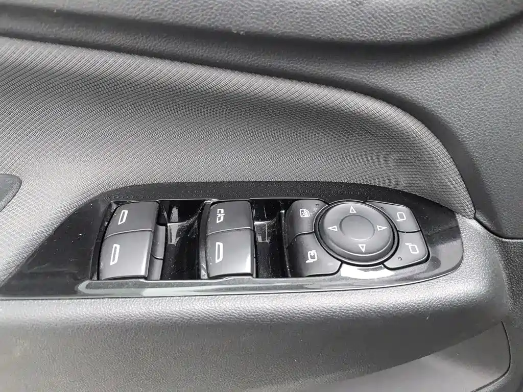 Chevrolet Equinox — миниатюра 9