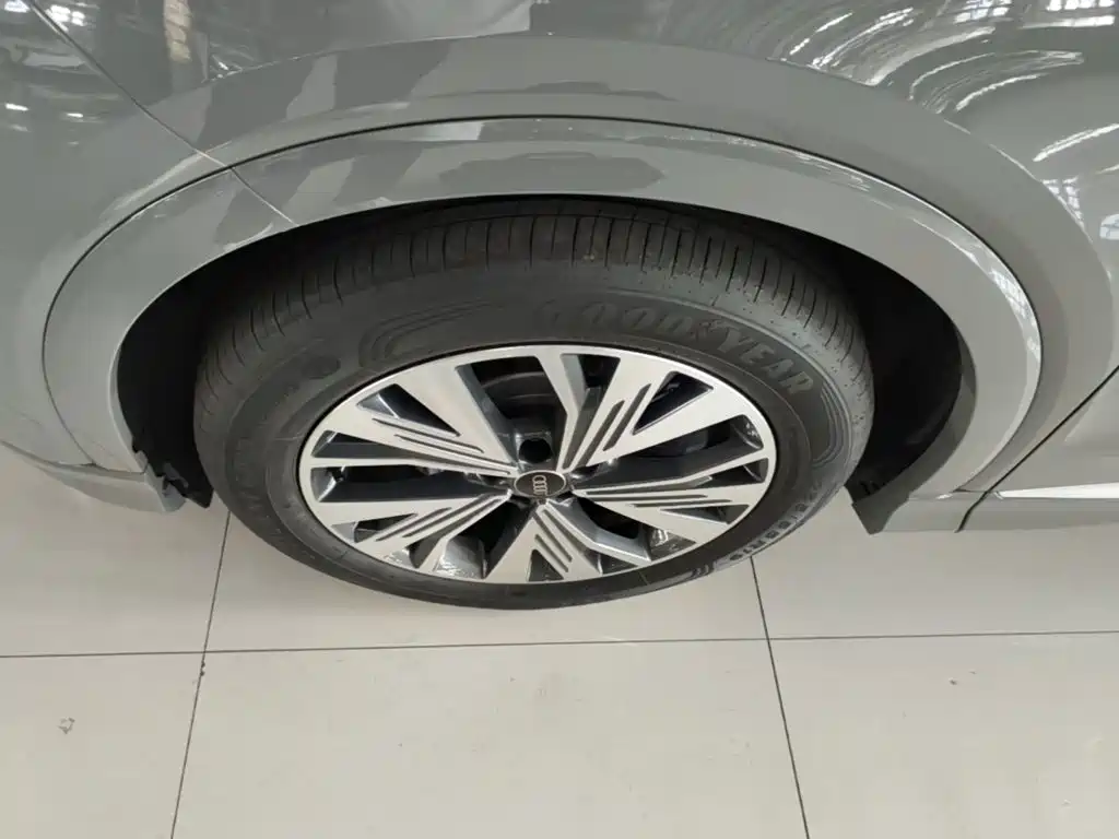 Audi Q4 e-tron — миниатюра 23