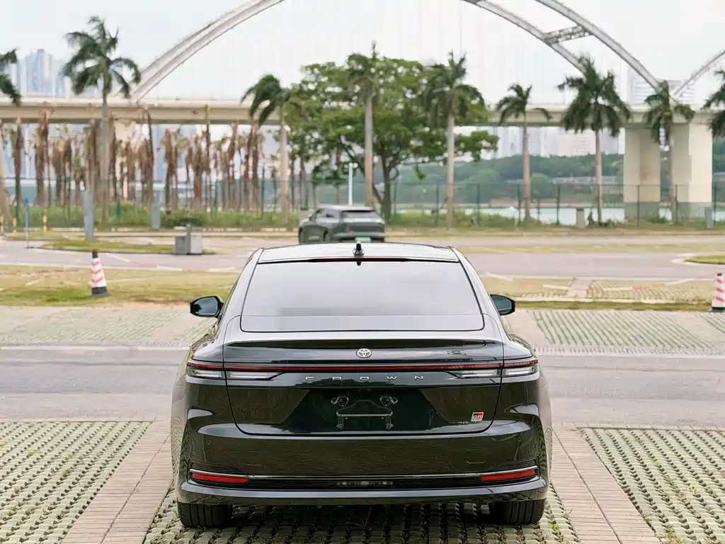 Toyota Crown 2024 2.5L