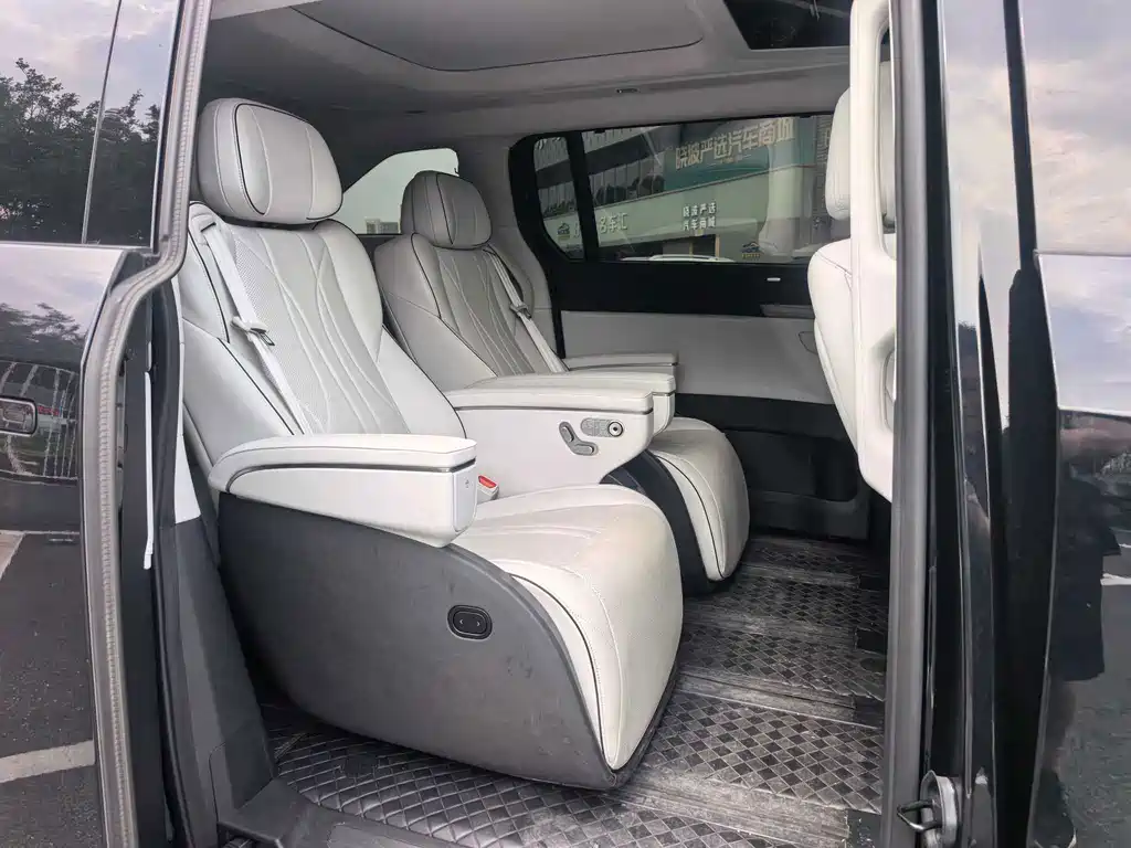 XPeng X9 — миниатюра 16