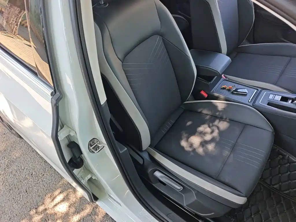 Volkswagen Golf — миниатюра 25