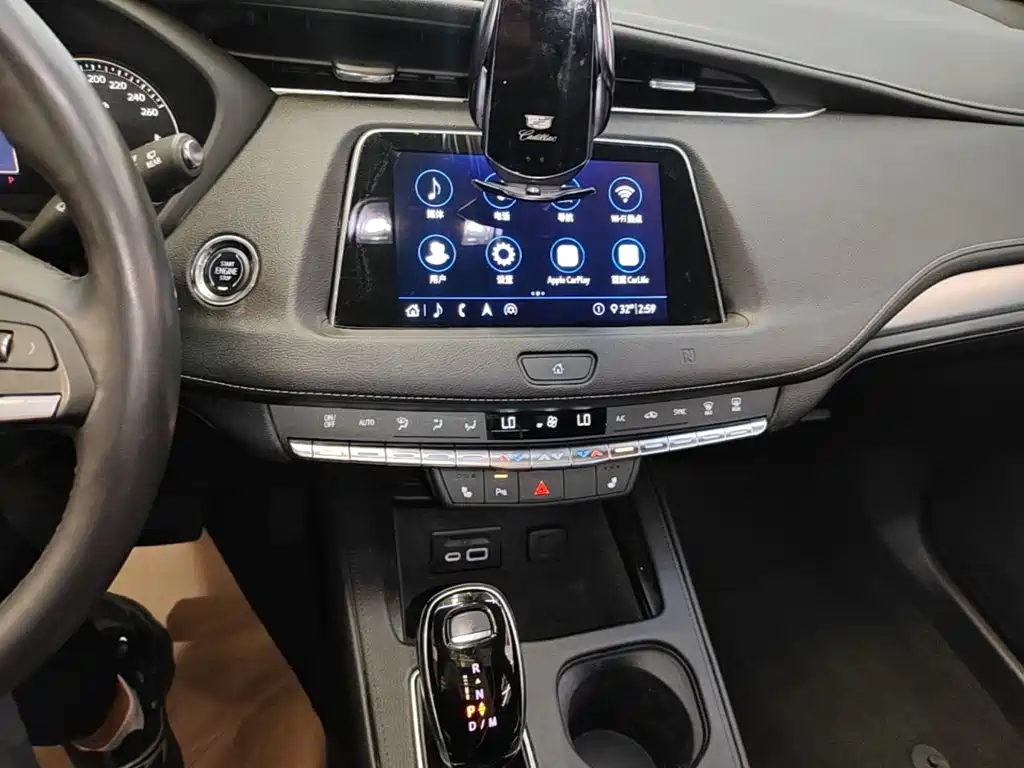Cadillac XT4 — миниатюра 13