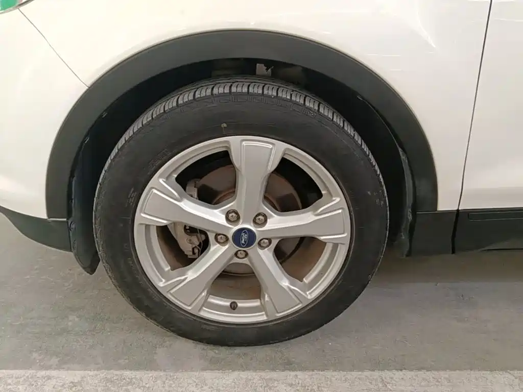 Ford Kuga — миниатюра 23