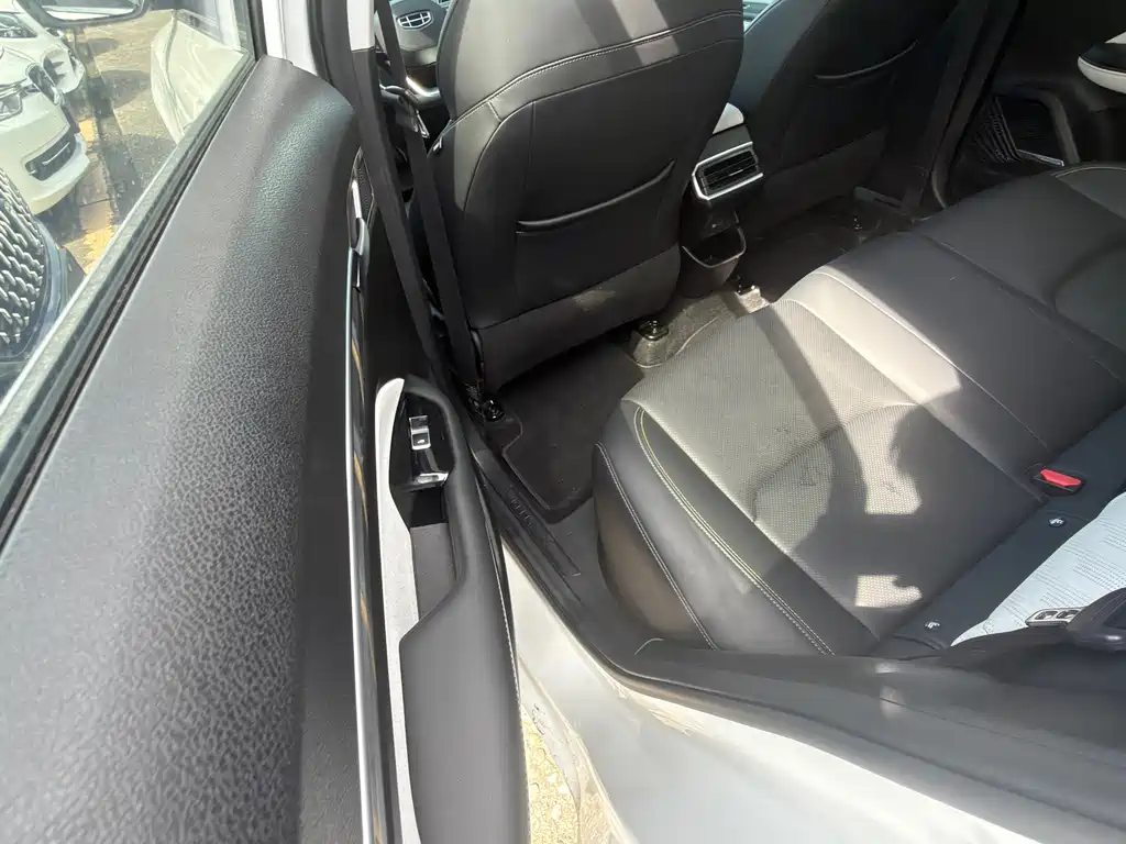 Geely Emgrand L — миниатюра 8