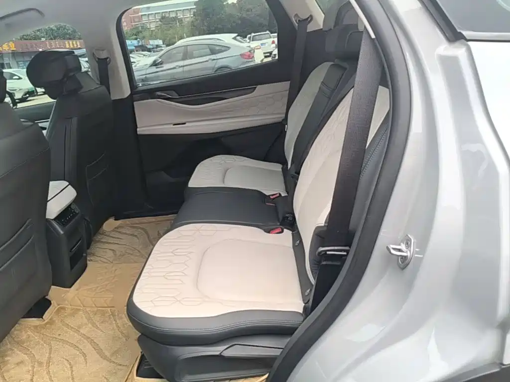 Ford Edge — миниатюра 17