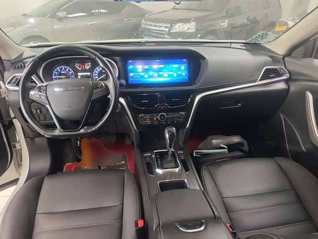Venucia T90 — миниатюра 10