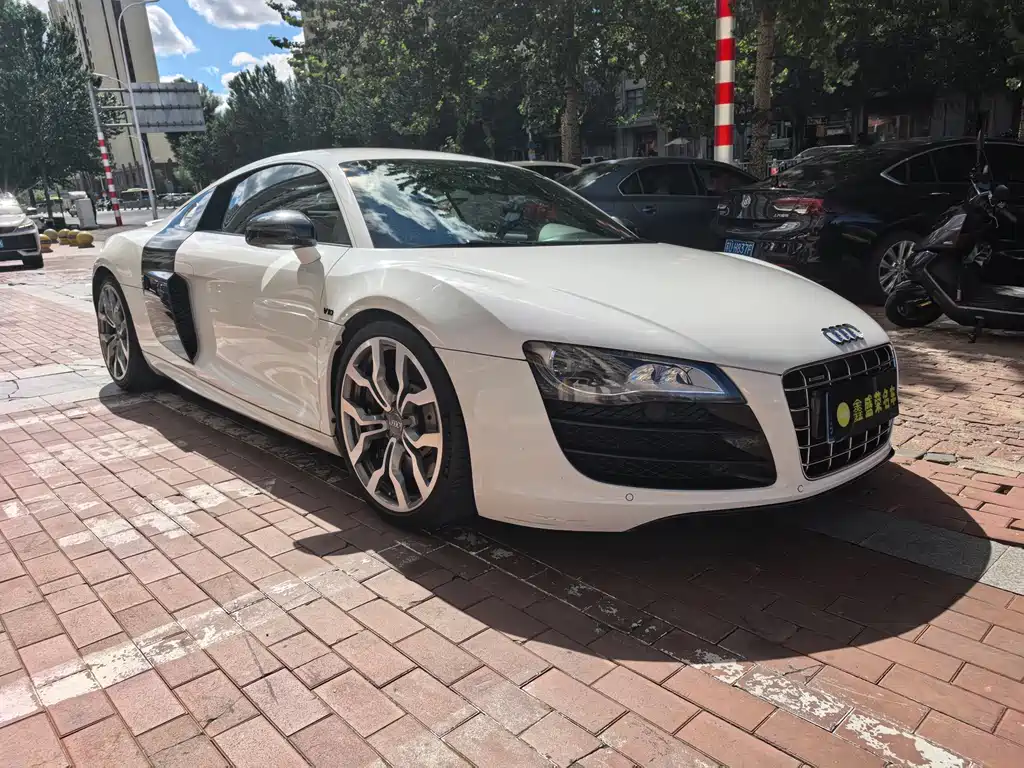Audi R8 — миниатюра 3