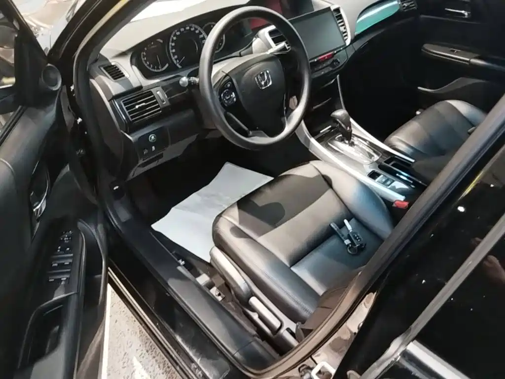 Honda Accord — миниатюра 16