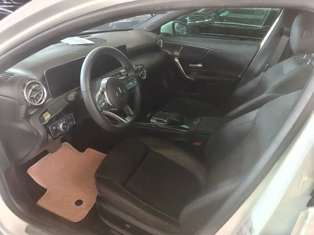 Mercedes-Benz A-Class — миниатюра 6