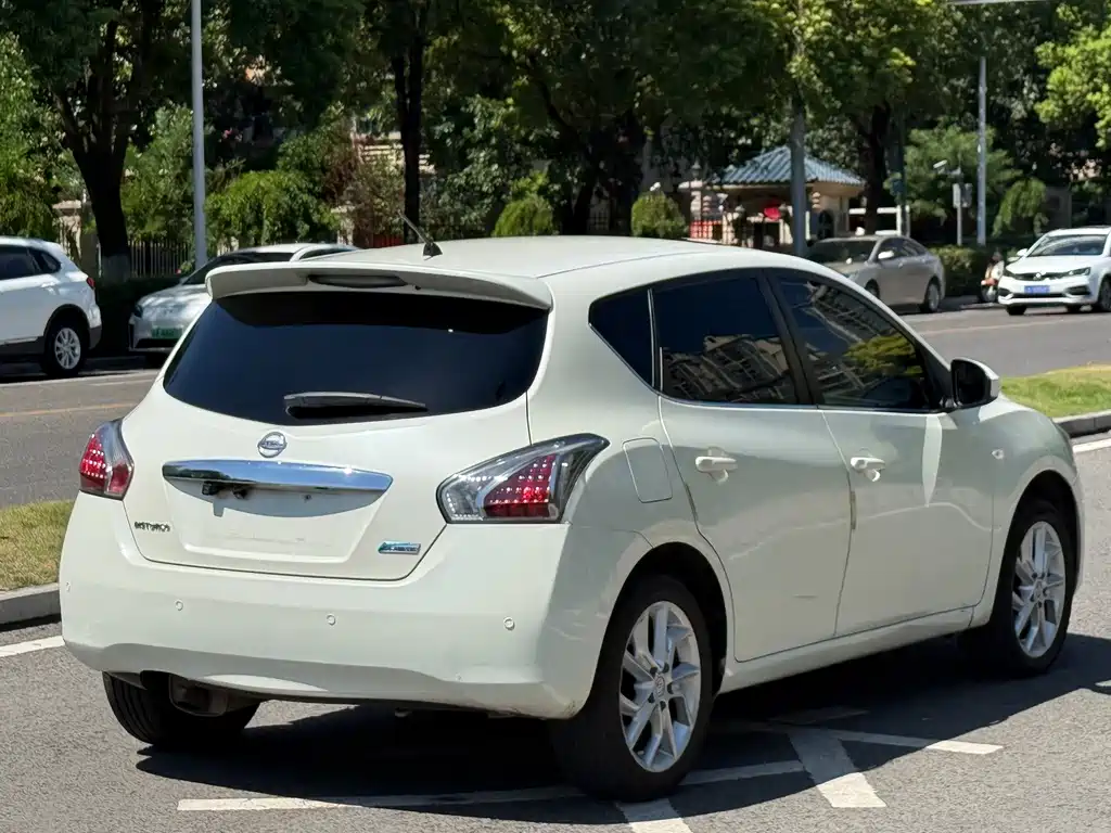 Nissan Tiida — миниатюра 10