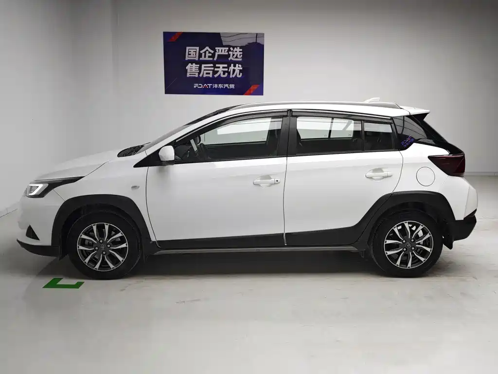 Toyota Yaris L — миниатюра 9