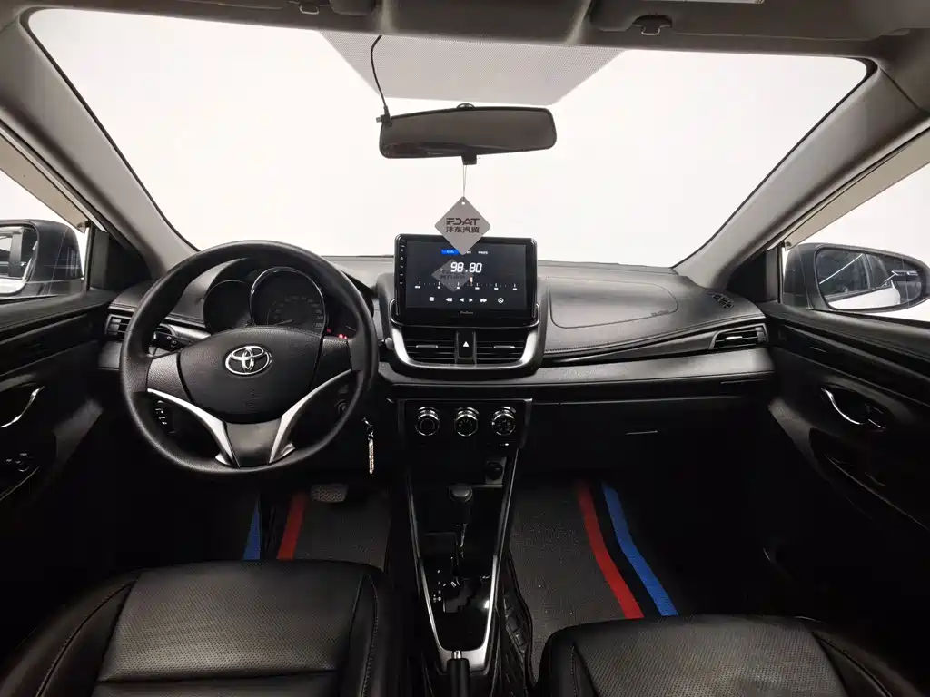 Toyota Yaris L — миниатюра 18