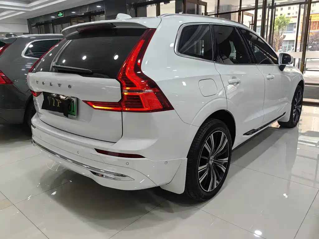 Volvo XC60 PHEV — миниатюра 13