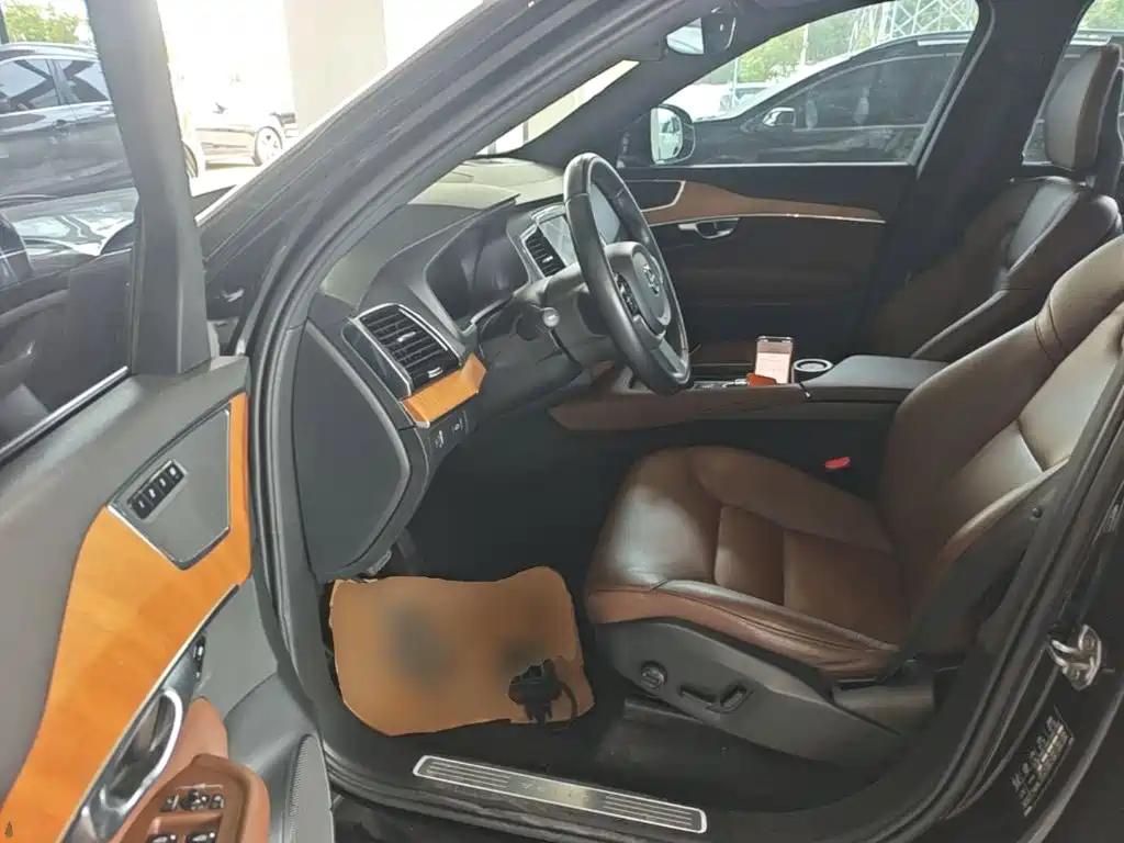 Volvo XC90 — миниатюра 16