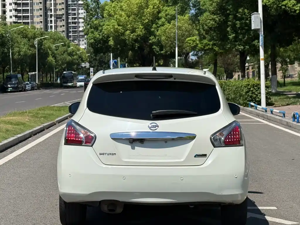 Nissan Tiida — миниатюра 11