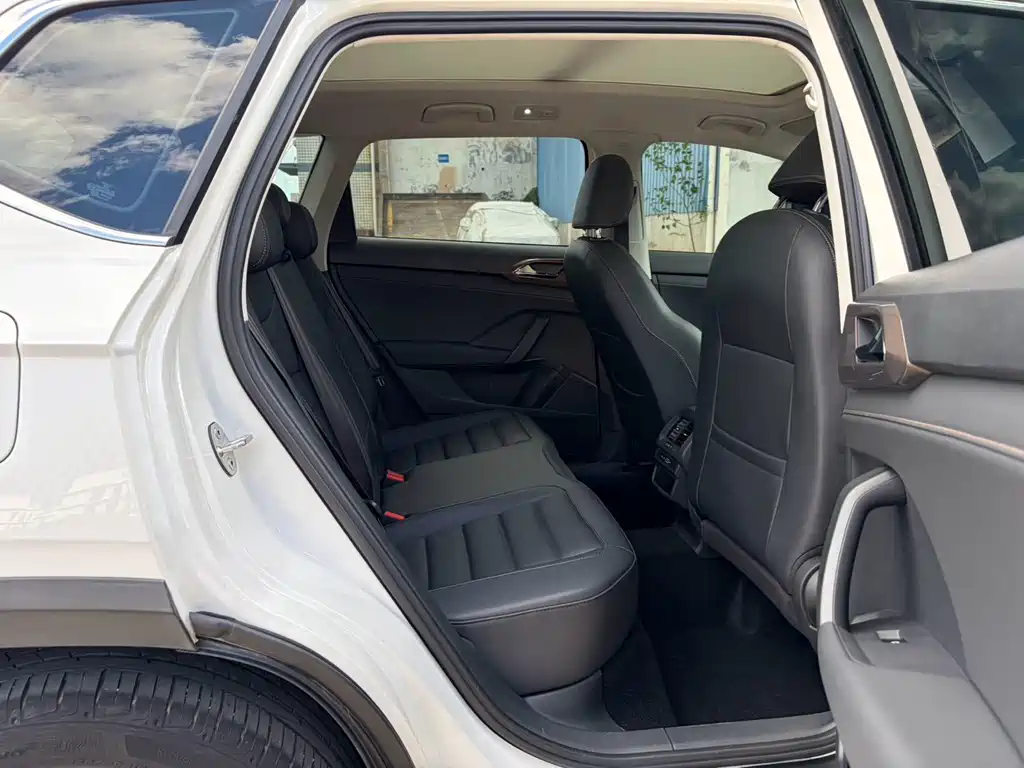 Volkswagen Tharu — миниатюра 10