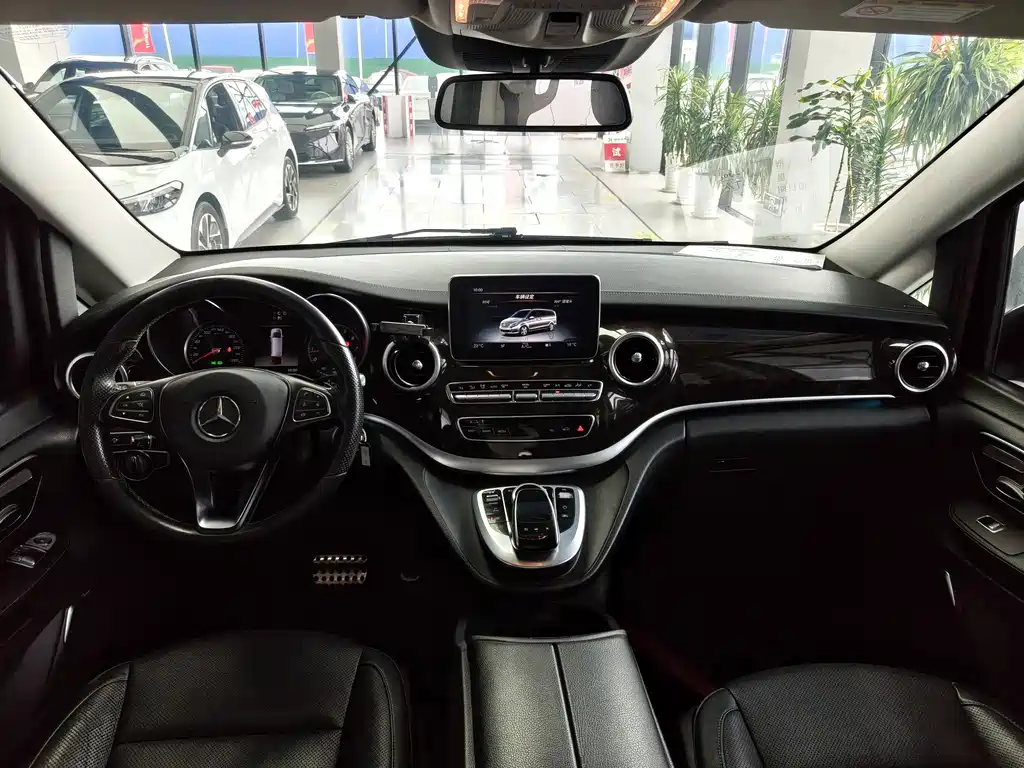 Mercedes-Benz V-Class — миниатюра 10