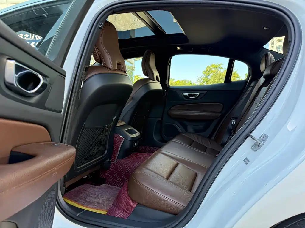 Volvo S60 — миниатюра 6