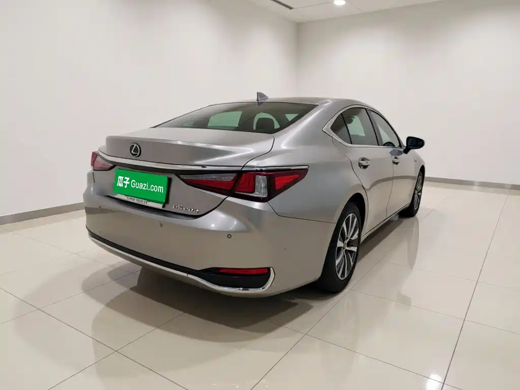 Lexus ES — миниатюра 6