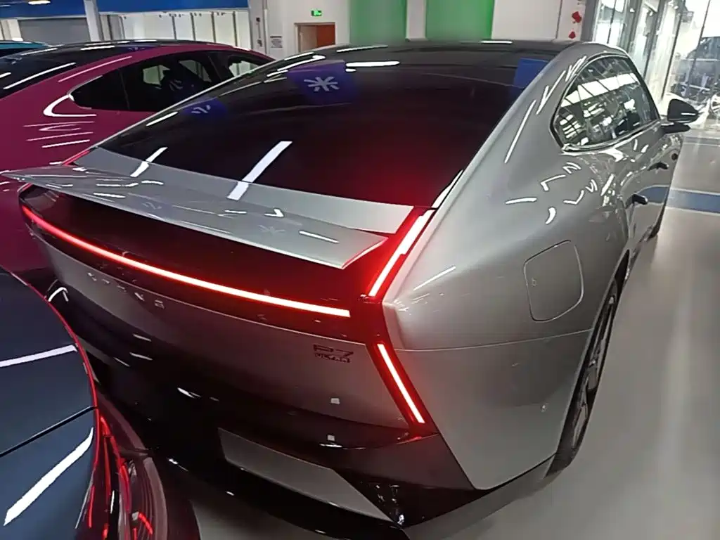 XPeng P7 — миниатюра 6