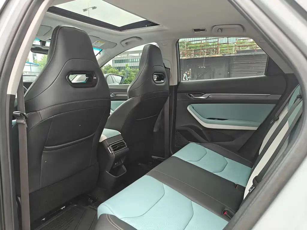 Geely Emgrand S — миниатюра 10