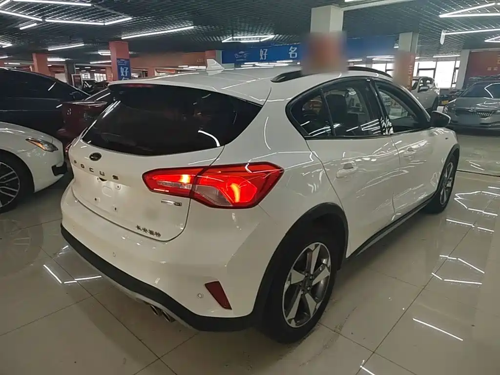 Ford Focus Active — миниатюра 7