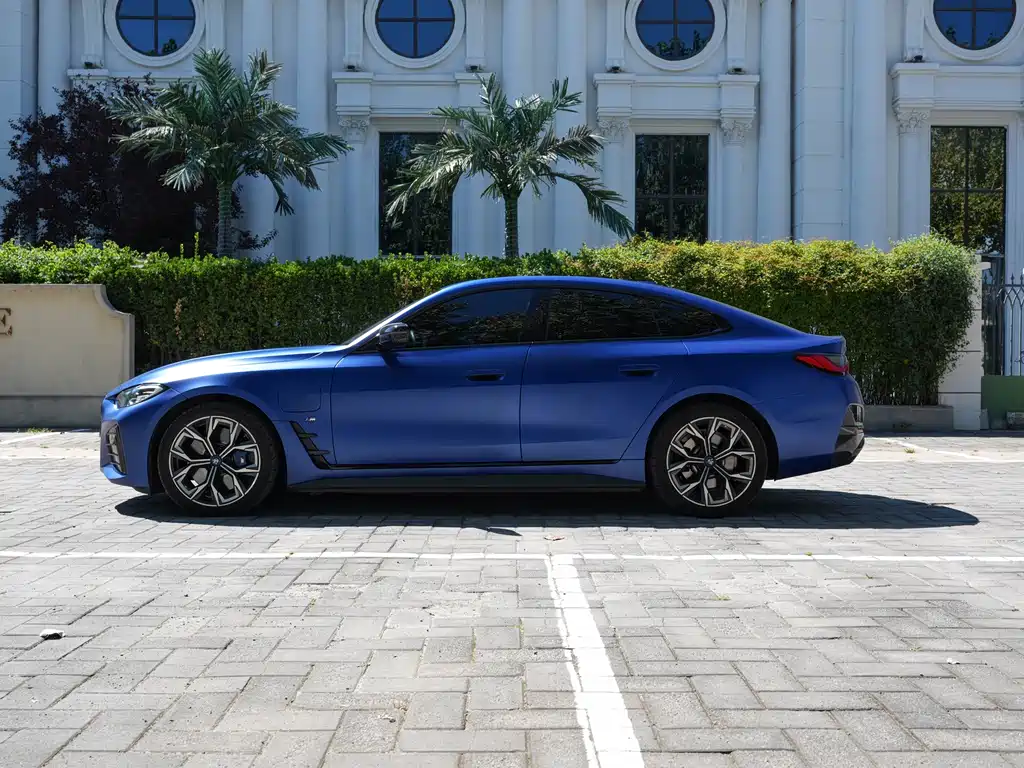 BMW i4 — миниатюра 8