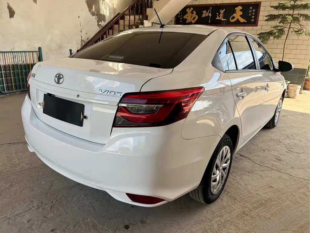 Toyota Vios — миниатюра 9