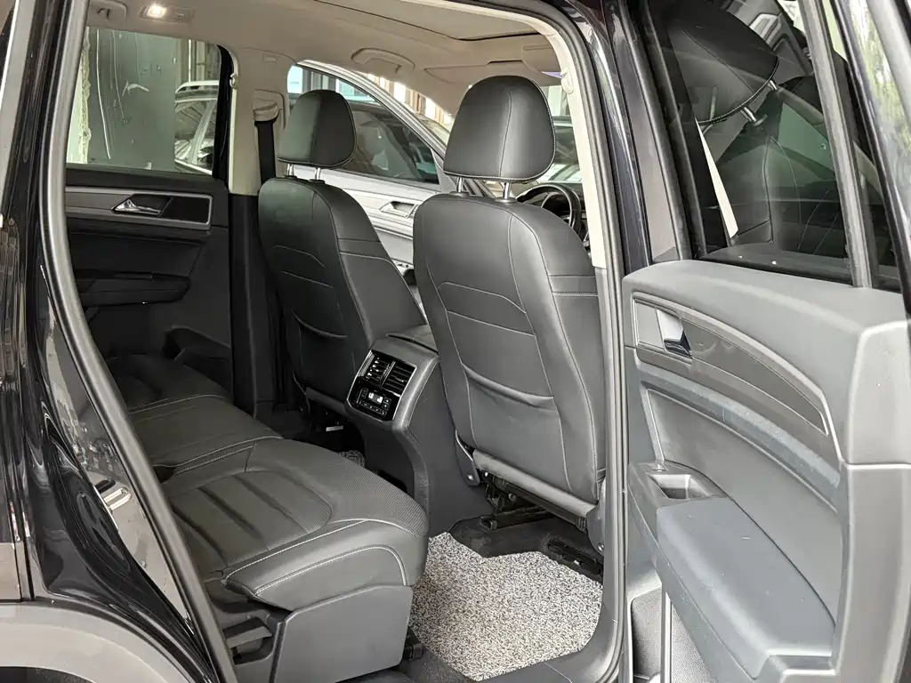 Volkswagen Teramont — миниатюра 7