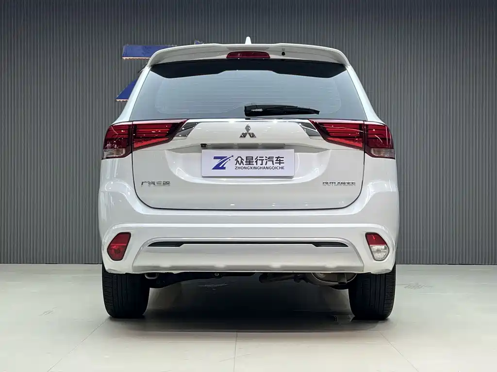 Mitsubishi Outlander — миниатюра 11