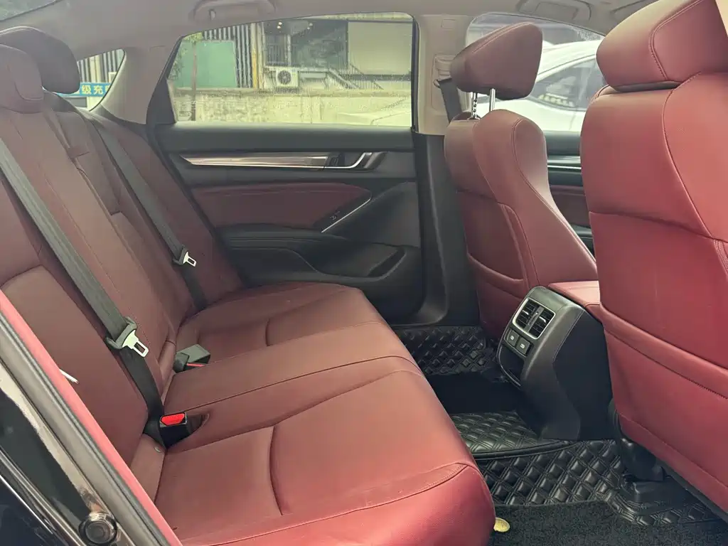 Honda Accord — миниатюра 9