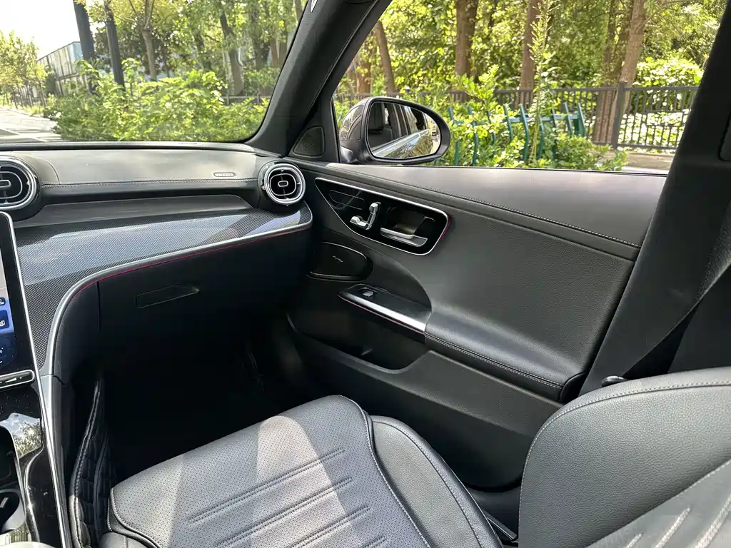 Mercedes-Benz C-Class — миниатюра 16