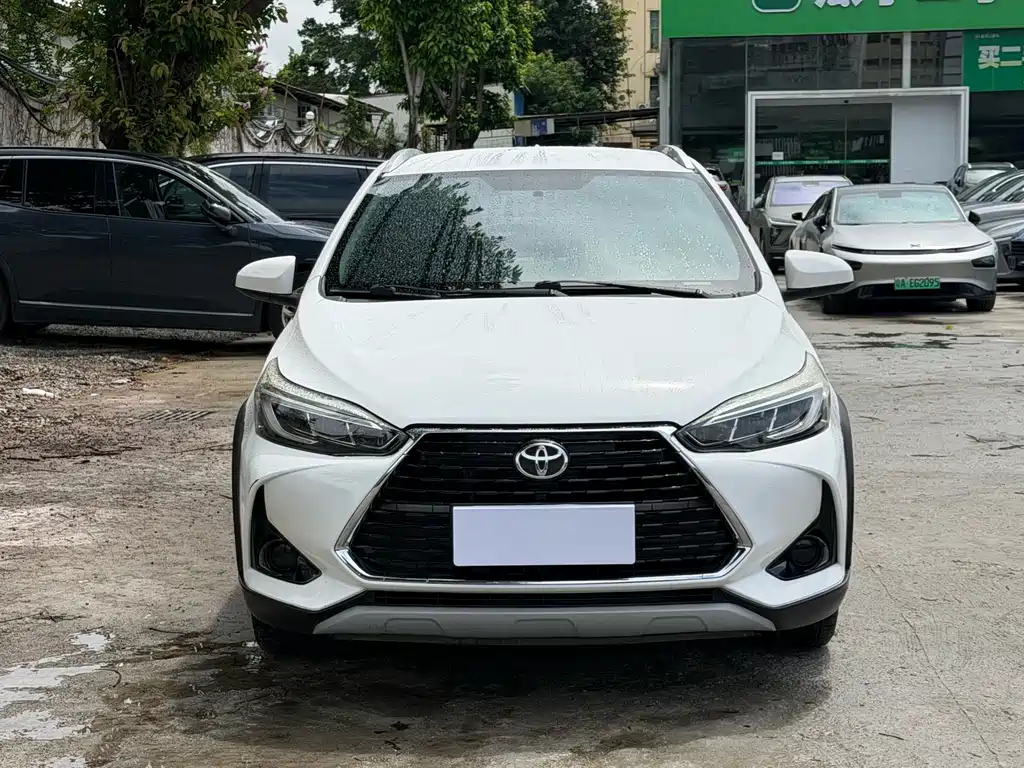 Toyota Yaris L — миниатюра 2