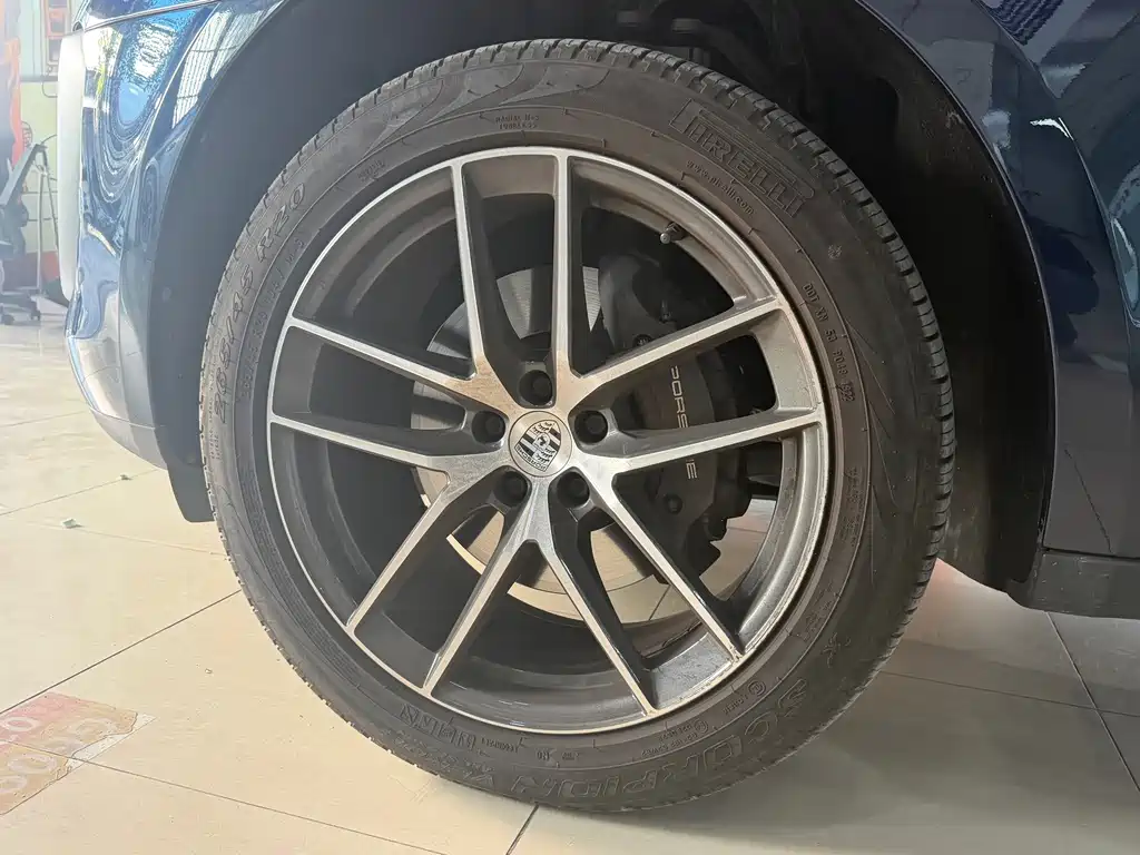 Porsche Macan — миниатюра 3