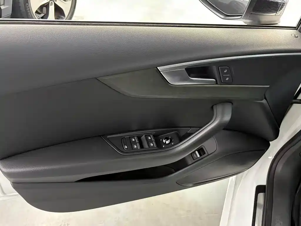 Audi A4L 2017 Plus 45 TFSI quattro