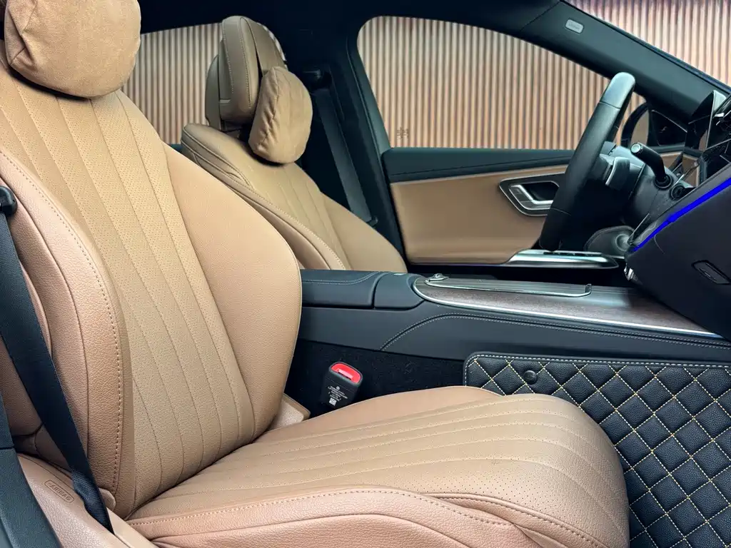 Mercedes-Benz E-Class — миниатюра 20