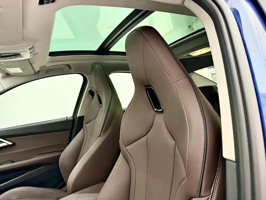 BMW 1 Series 2023 — фото 17