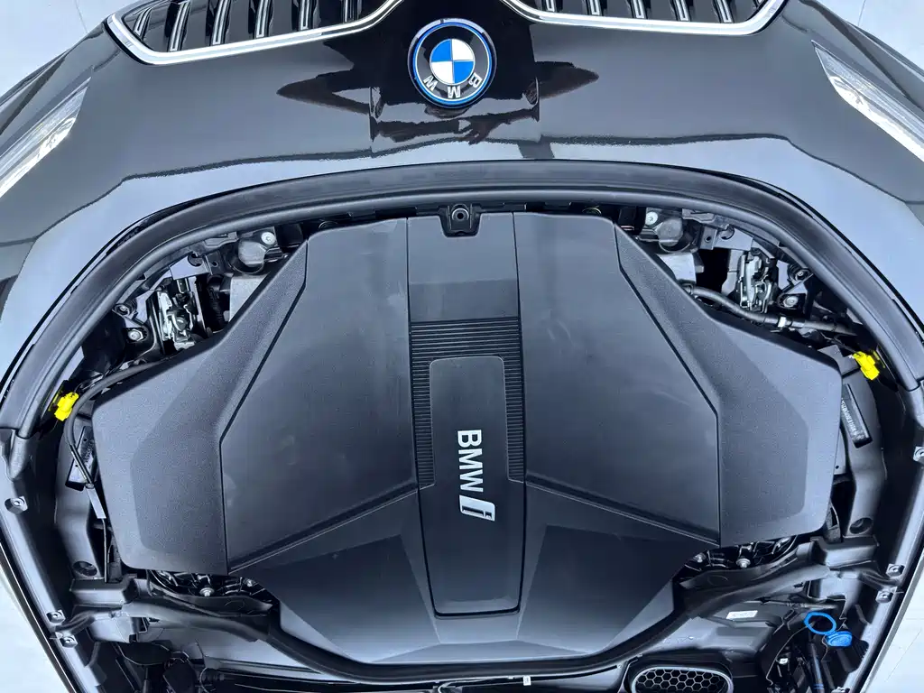 BMW i7 — миниатюра 8
