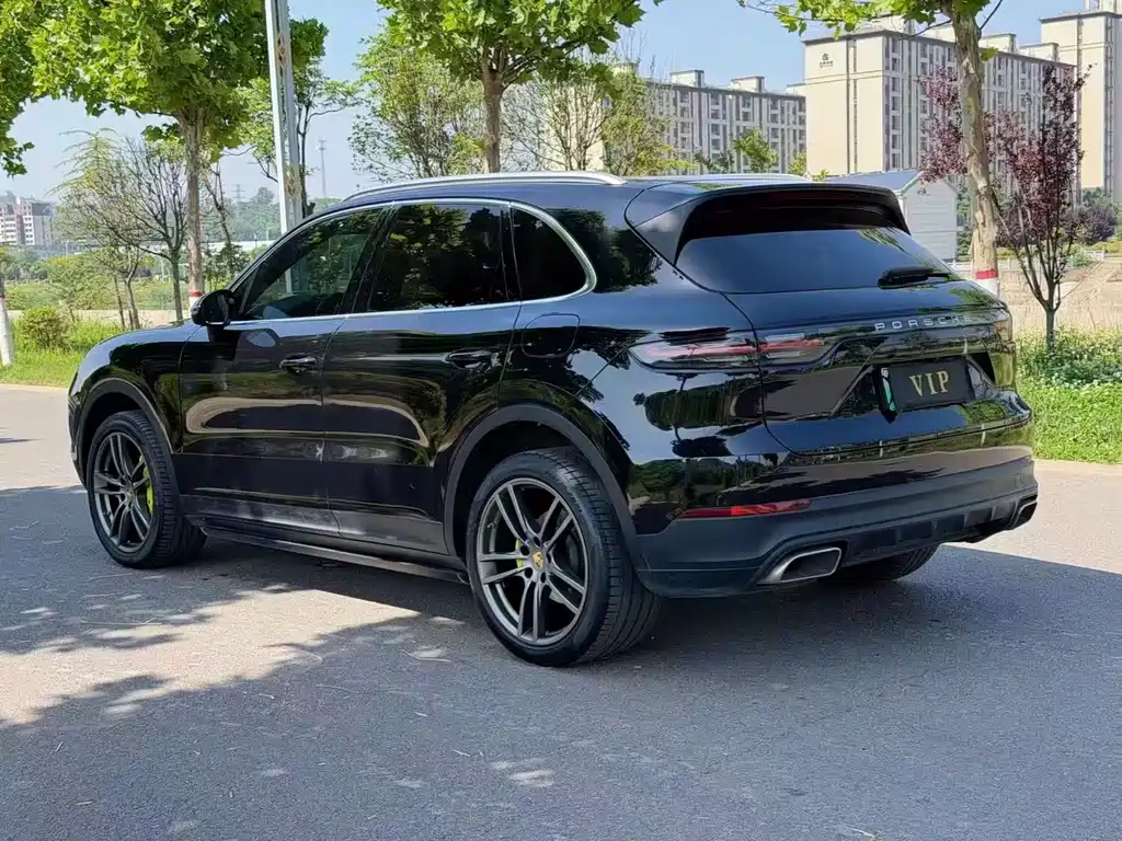 Porsche Cayenne Hybrid — миниатюра 6
