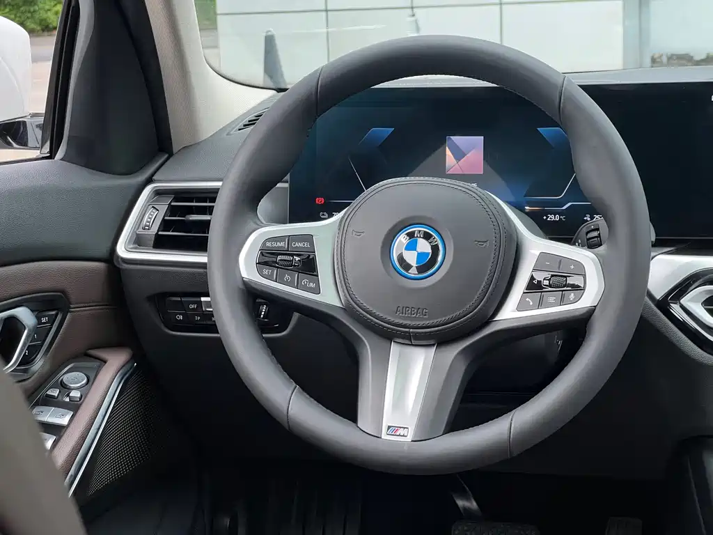 BMW i3 — миниатюра 4