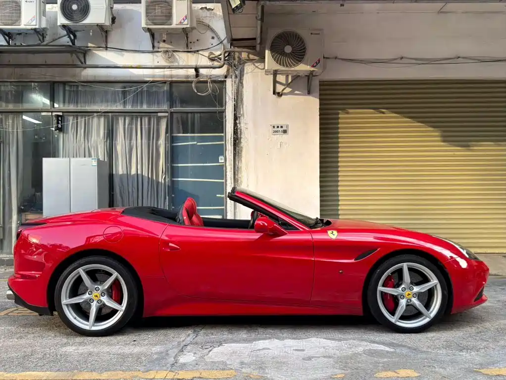 Ferrari California T — миниатюра 6