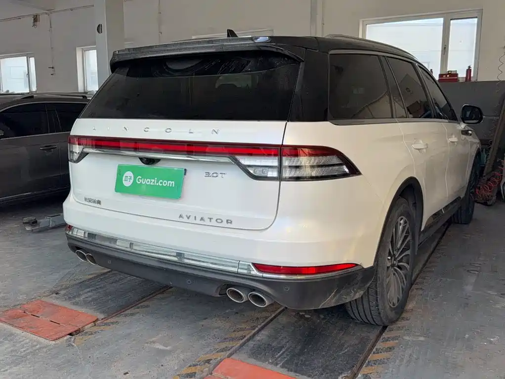 Lincoln Aviator — миниатюра 10