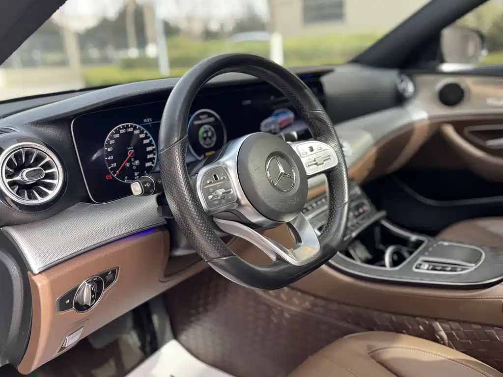 MERCEDES-BENZ E CLASS