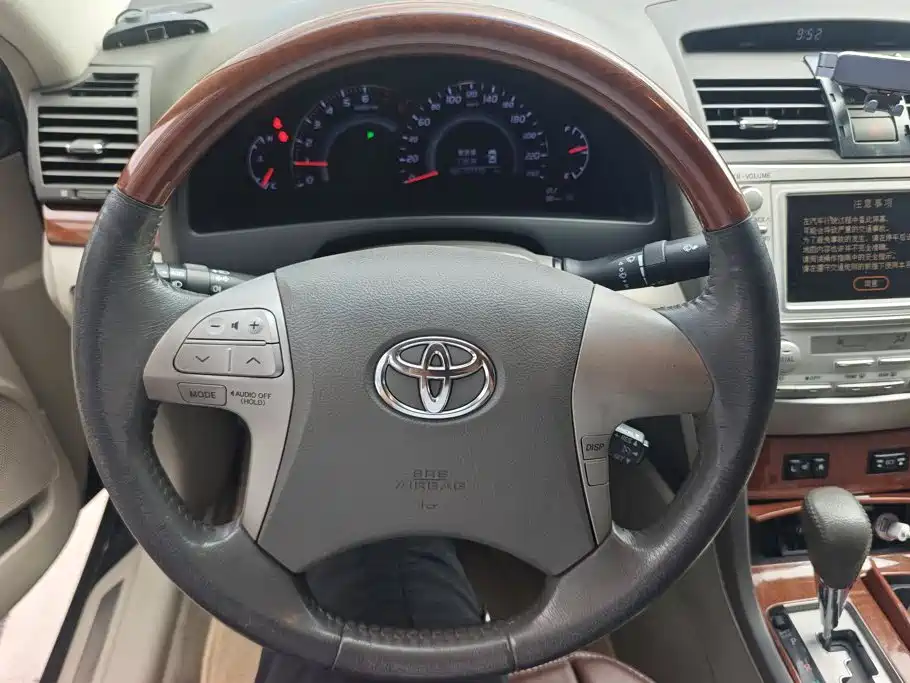 Toyota Camry — миниатюра 15